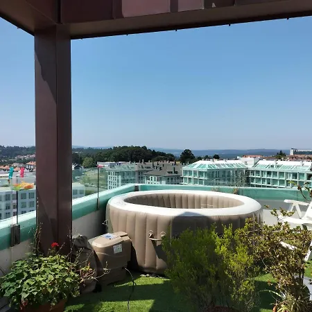 Quarto em Acomodações Particulares Preciosa Habitacion Doble En Atico Con Terraza Santiago de Compostela
